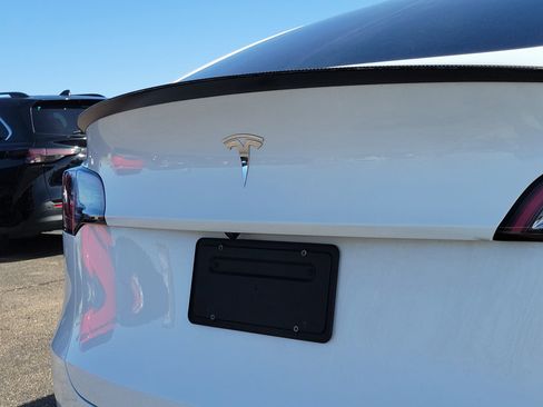 Used 2022 Tesla Model Y Performance image 7