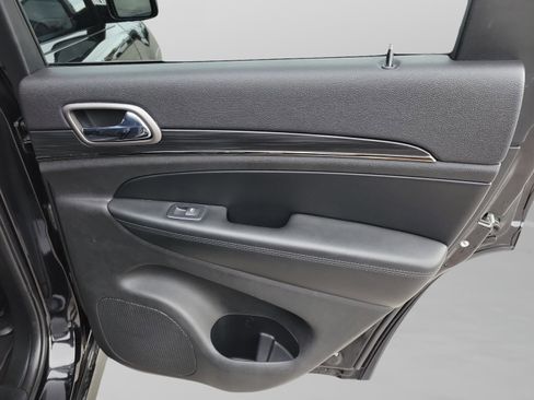 Used 2020 Jeep Grand Cherokee Limited X image 25