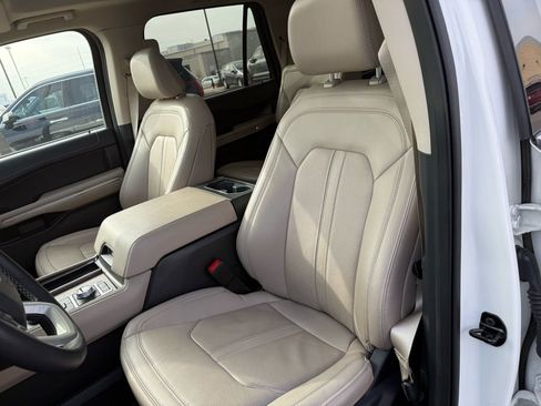 Used 2024 Ford Expedition Limited image 8