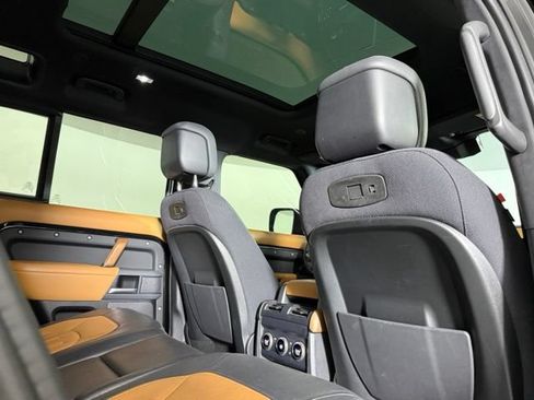 Used 2022 Land Rover Defender 110 X AWD/4WD image 30