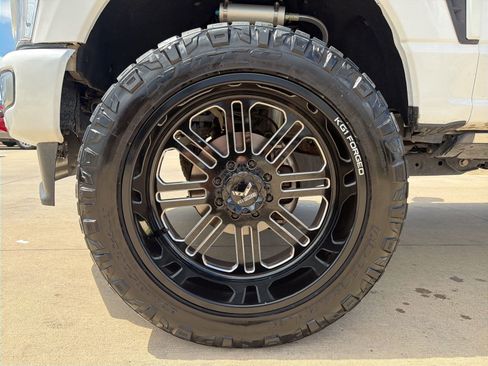 Used 2023 Ford F250 Platinum AWD/4WD image 9