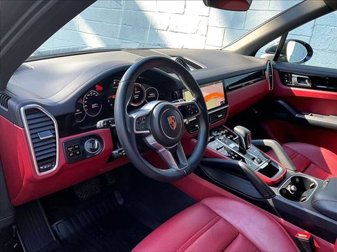 Certified 2021 Porsche Cayenne AWD/4WD image 4