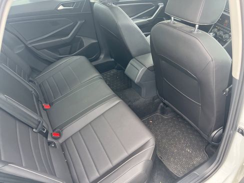 Used 2023 Volkswagen Jetta SE w/ Panoramic Sunroof Package image 57