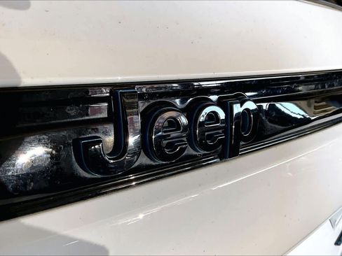 Used 2024 Jeep Grand Cherokee Trailhawk image 30