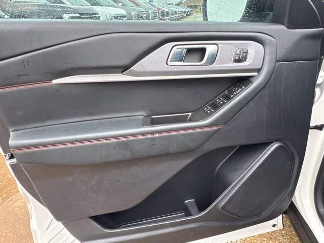 Used 2025 Ford Explorer ST-Line w/ Premium Package RWD image 12