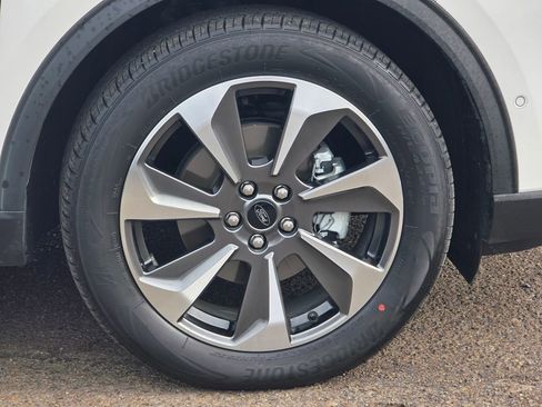 Used 2023 Ford Escape Platinum w/ Premium Technology Package image 5