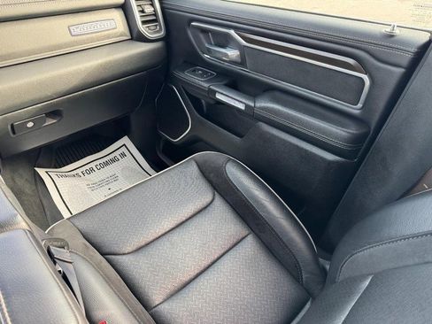 Used 2022 RAM 1500 Laramie AWD/4WD image 18