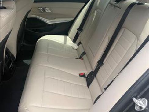 Used 2020 BMW 330i Sedan w/ M Sport Package RWD image 16