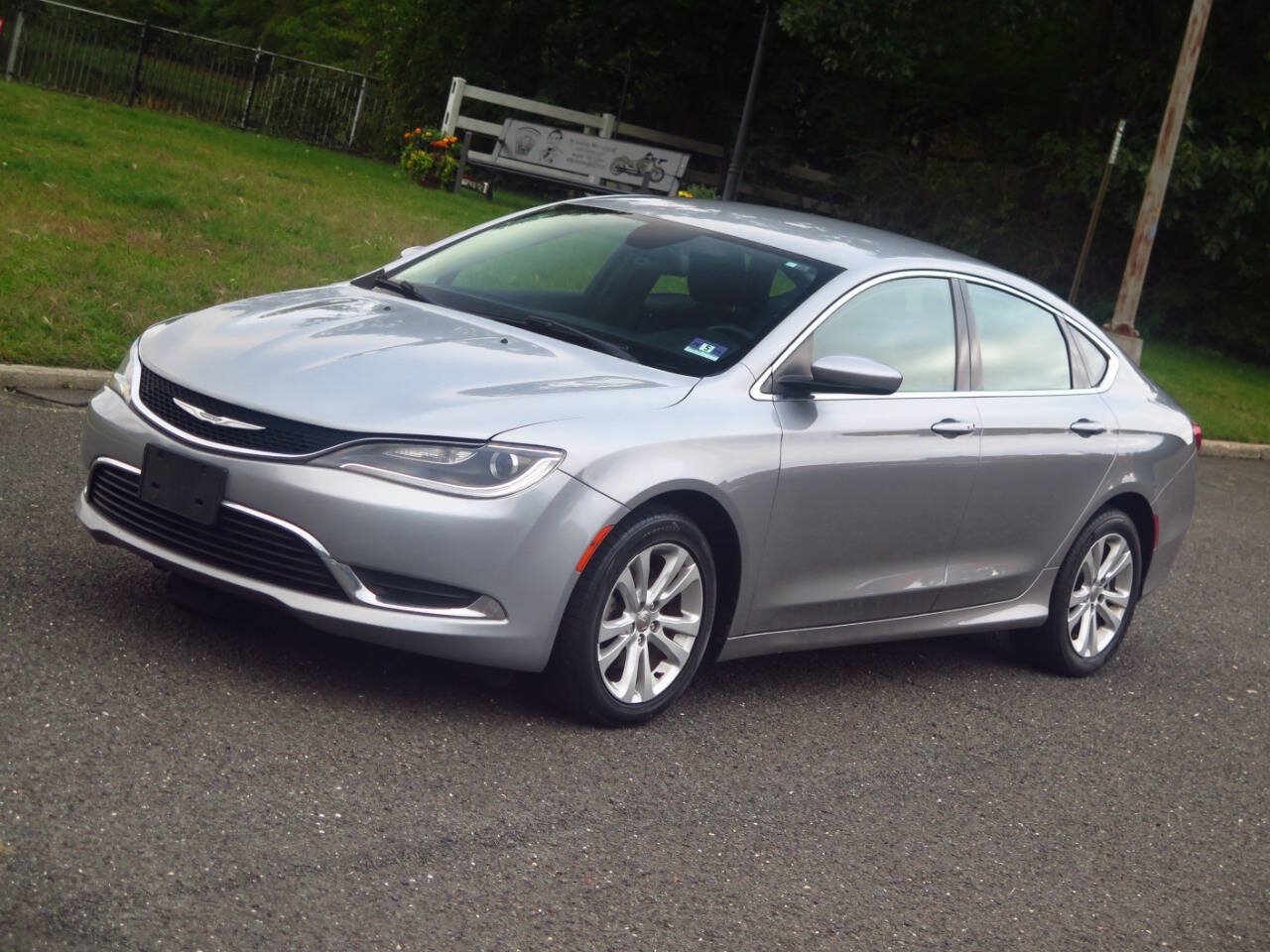 Used 2015 Chrysler 200 Limited w/ Convenience Group FWD image 26