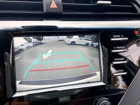 Used 2018 Toyota Camry SE FWD image 27