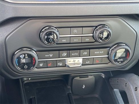 New 2025 Ford Bronco Badlands w/ Sasquatch Package image 25