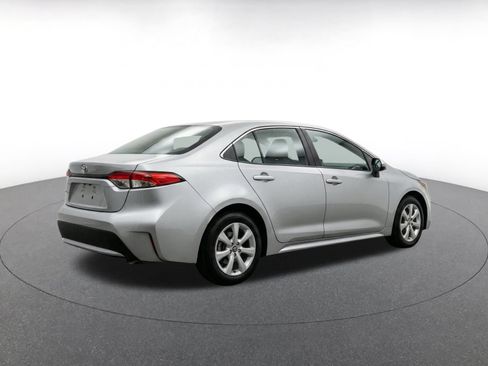 Used 2025 Toyota Corolla LE FWD image 9
