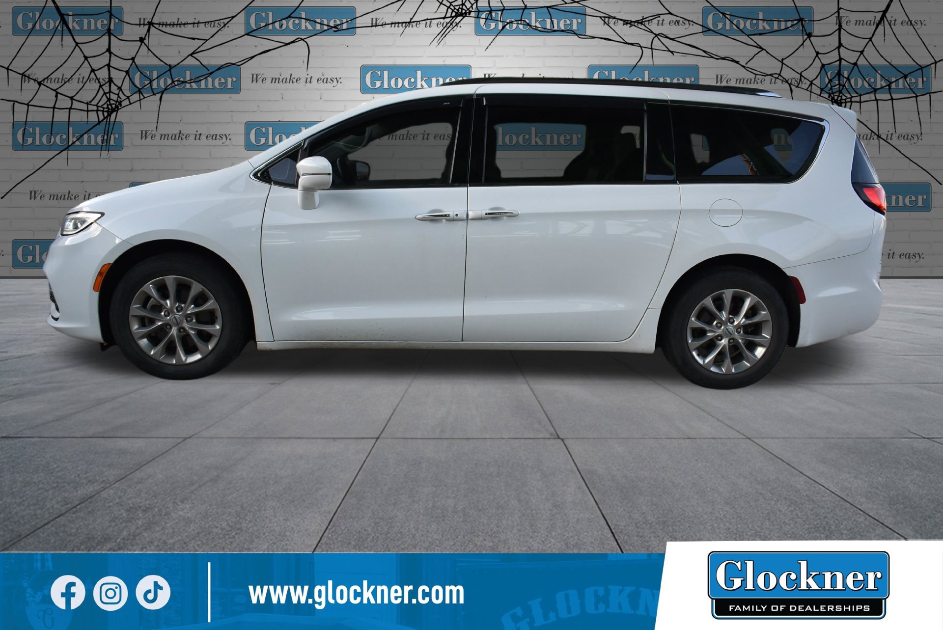 Used 2021 Chrysler Pacifica Touring-L FWD image 9