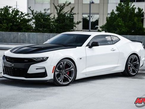 Used 2019 Chevrolet Camaro SS RWD image 38