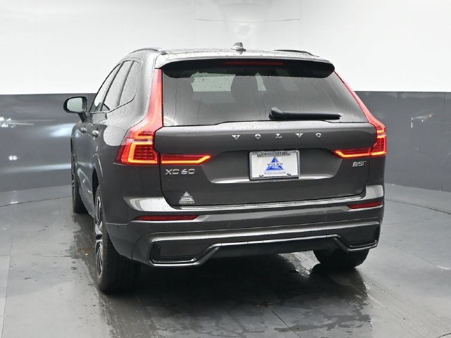 Used 2024 Volvo XC60 B5 Plus w/ Protection Package Premier AWD/4WD image 7
