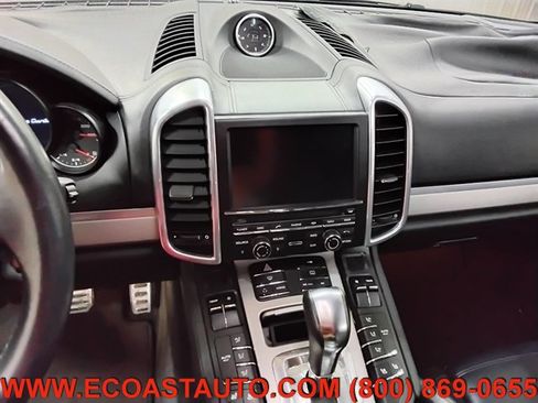 Used 2011 Porsche Cayenne Turbo AWD/4WD image 12