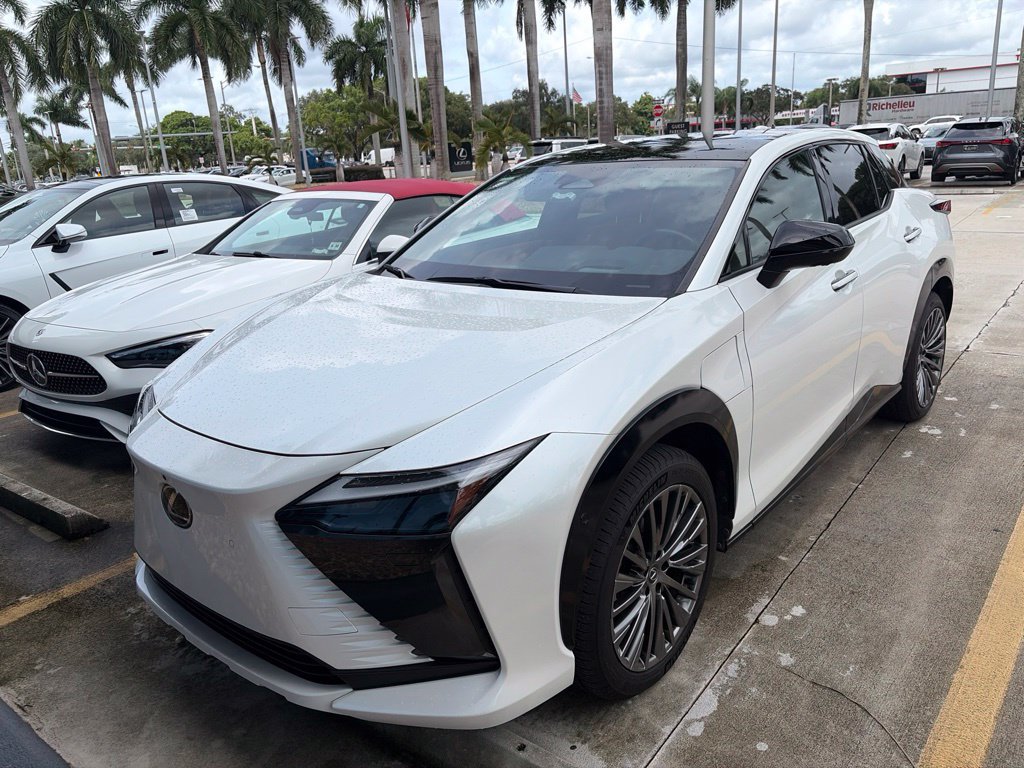 Used 2024 Lexus RZ 450e Premium AWD/4WD image 2