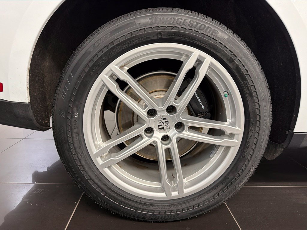 Used 2024 Porsche Macan AWD/4WD image 7