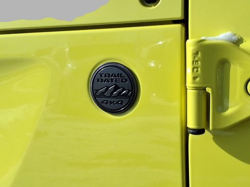 Used 2023 Jeep Gladiator Sport image 21