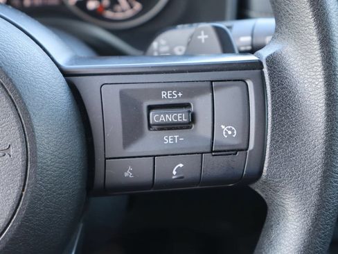 Used 2024 Nissan Rogue S FWD image 13