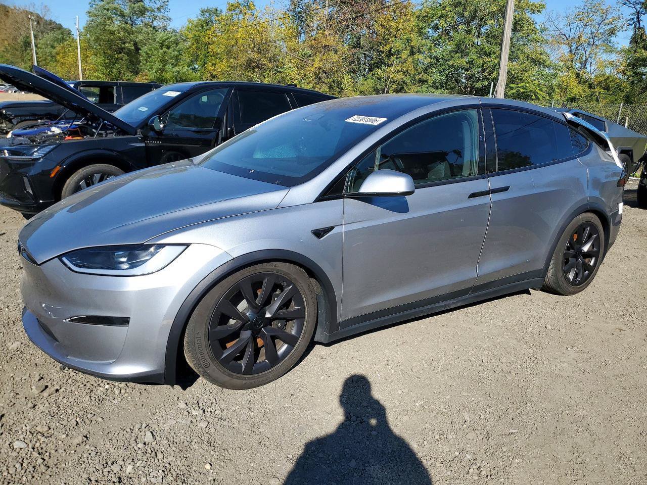 Used 2025 Tesla Model X AWD/4WD image 2
