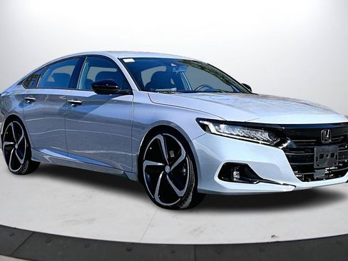 Used 2021 Honda Accord Sport image 2