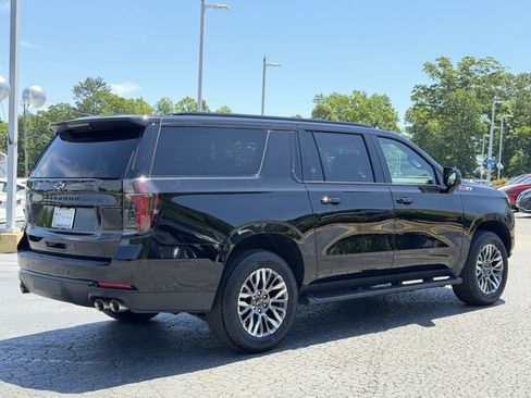 Used 2025 Chevrolet Suburban Z71 AWD/4WD image 26
