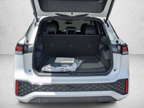 New 2026 Volkswagen Tiguan SE R-Line AWD/4WD image 7