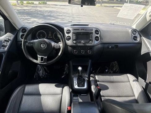 Used 2013 Volkswagen Tiguan S FWD image 9