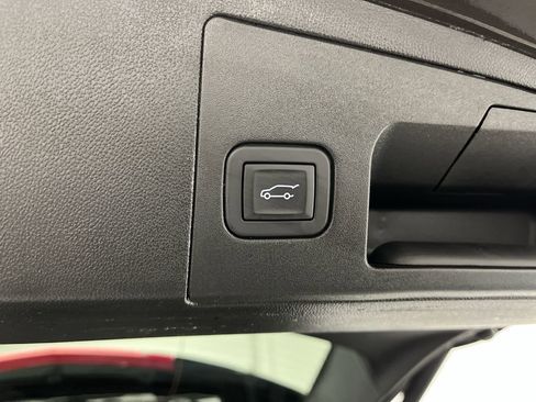 Certified 2025 Cadillac XT5 Premium Luxury image 35