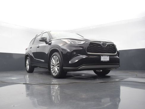 Used 2023 Toyota Highlander Platinum FWD image 53