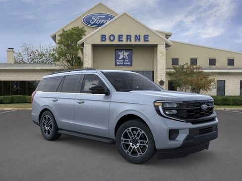 New 2025 Ford Expedition Active RWD image 7