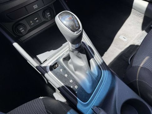 Used 2018 Hyundai Accent SE FWD image 25