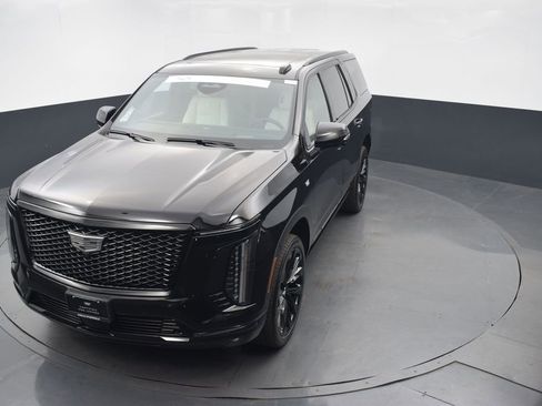 Certified 2026 Cadillac Escalade Platinum Sport w/ LPO, ONYX Package AWD/4WD image 41