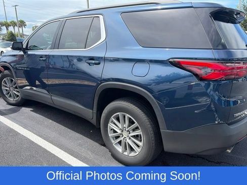 Used 2023 Chevrolet Traverse LT FWD image 3