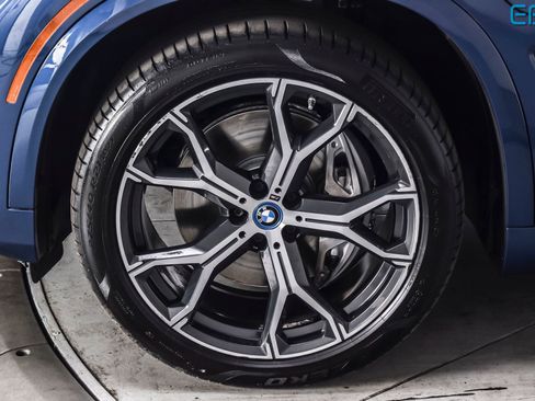 Used 2023 BMW X5 xDrive50e AWD/4WD image 10