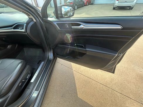 Used 2016 Ford Fusion Titanium image 16