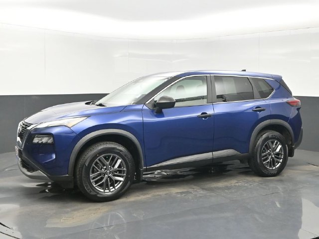 Used 2023 Nissan Rogue S AWD/4WD image 2