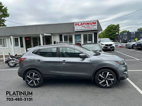 Used 2020 Nissan Rogue Sport SL w/ Premium Package AWD/4WD image 2