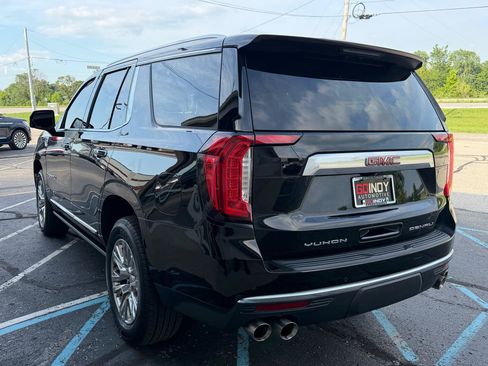 Used 2022 GMC Yukon Denali w/ Advanced Technology Package AWD/4WD image 4
