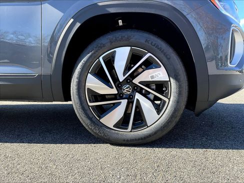 New 2026 Volkswagen Atlas SE image 8