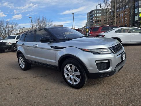 Used 2018 Land Rover Range Rover Evoque SE Premium image 13