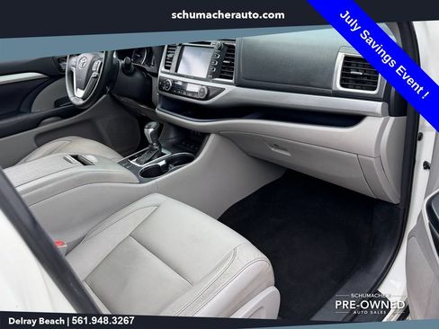 Used 2018 Toyota Highlander XLE w/ Protection Package #3 AWD/4WD image 16
