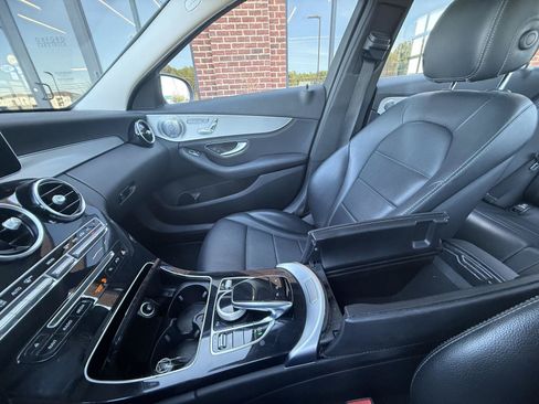 Used 2015 Mercedes-Benz C 300 Sedan image 6