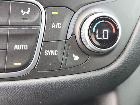 Used 2018 Chevrolet Equinox LT FWD image 29