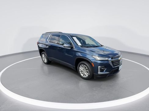 Used 2023 Chevrolet Traverse LT AWD/4WD image 2