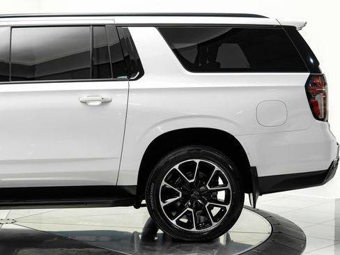 Used 2024 Chevrolet Suburban RST w/ Luxury Package AWD/4WD image 15