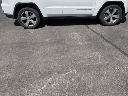 Used 2016 Jeep Grand Cherokee Limited image 7