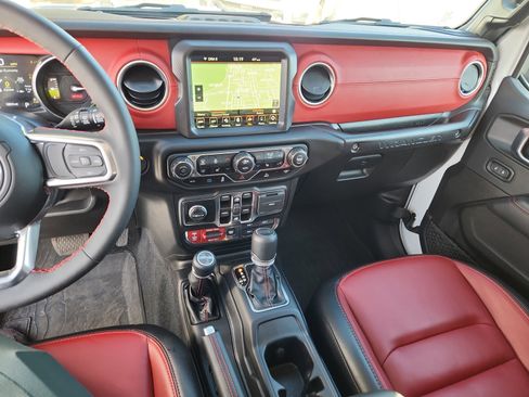 Used 2023 Jeep Wrangler Unlimited Rubicon 4xe image 20