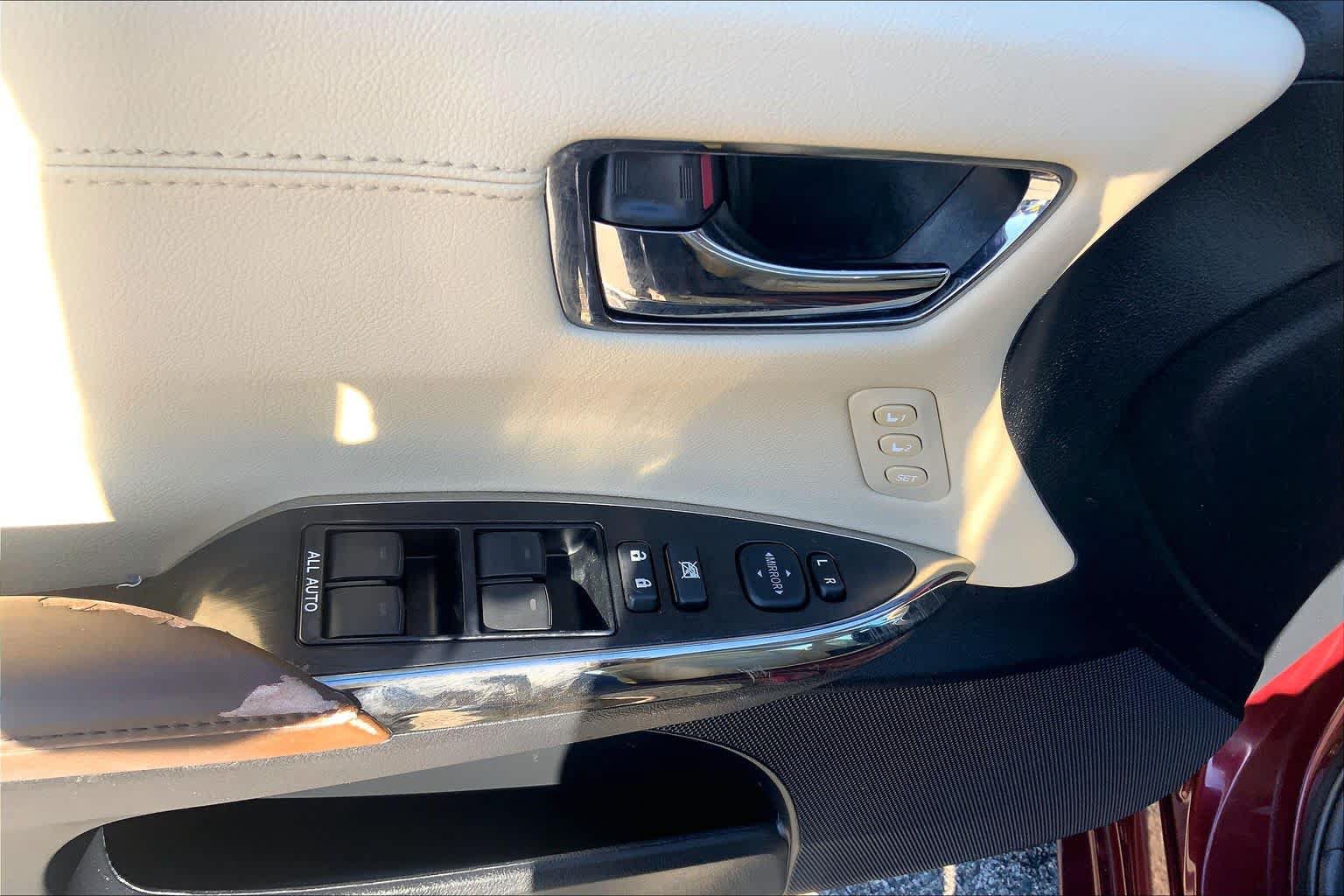 Used 2015 Toyota Avalon XLE Touring FWD image 70